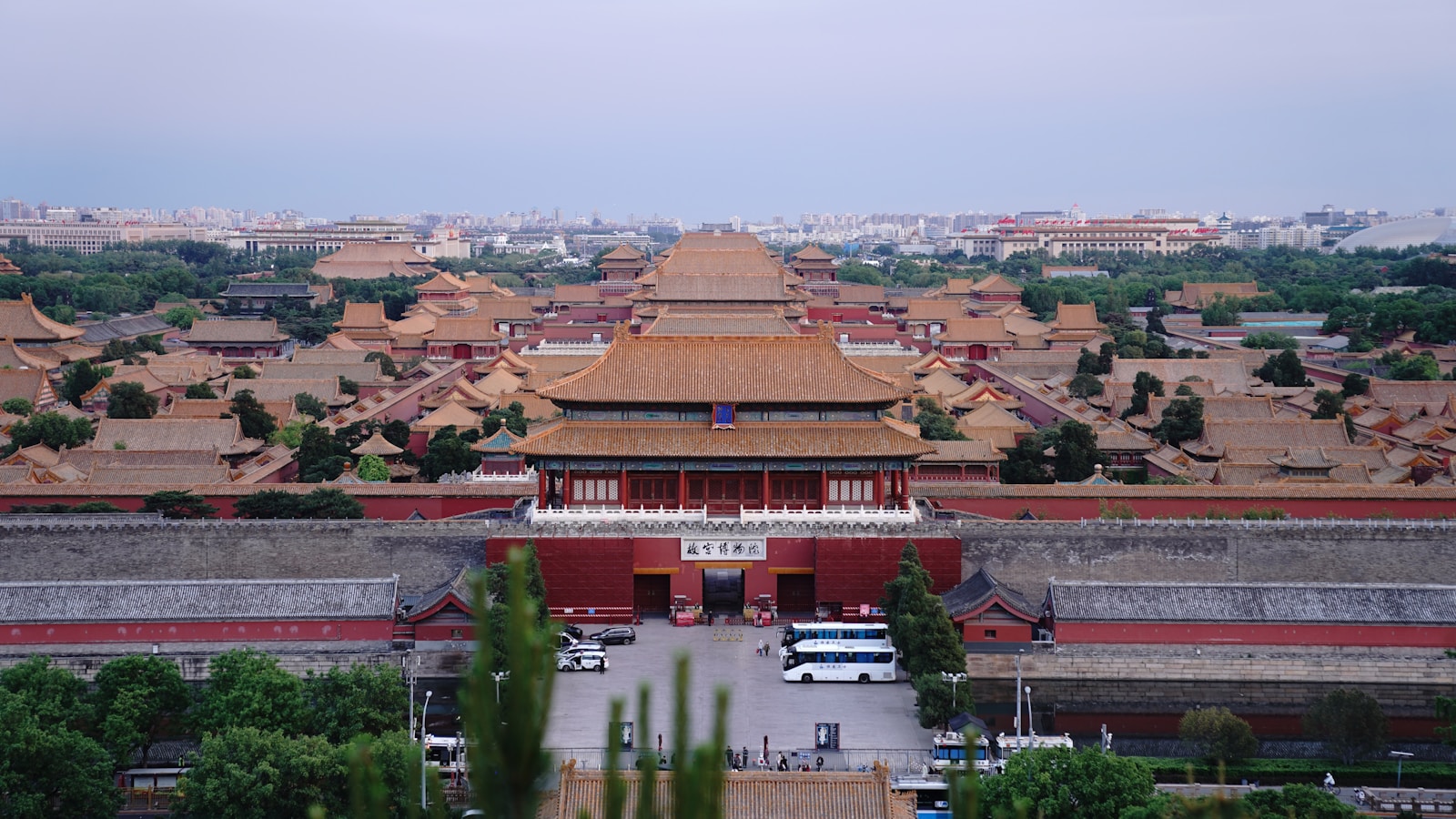 Trump-Xi Day 1: Hormuz Must Stay Open, 200 Boeing Jets, Soybeans + LNG, Warsh Chair 54-45, CSCO Rips +15%, Records Again.