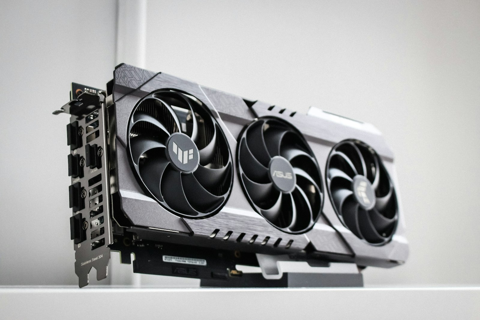 Nvidia Unveils RTX Spark and Enters the PC Market, Sending Intel and AMD Lower. Brent Climbs to $93 as the Iran Deal Stays Unsigned.