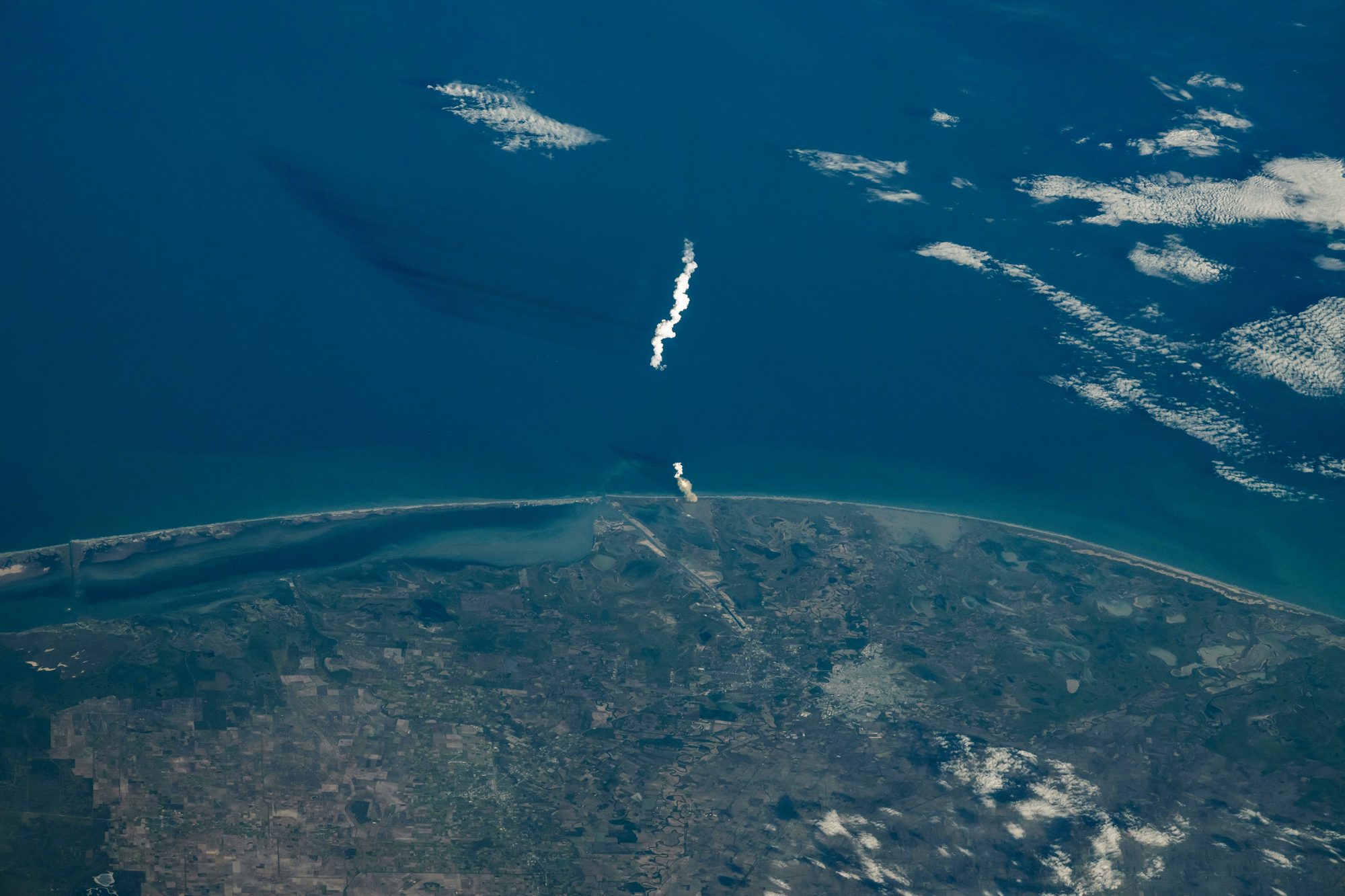 SpaceX Joins the Nasdaq-100 but the Chip Selloff Resumes. A Suspected Iranian Missile Hits a Qatari LNG Tanker.