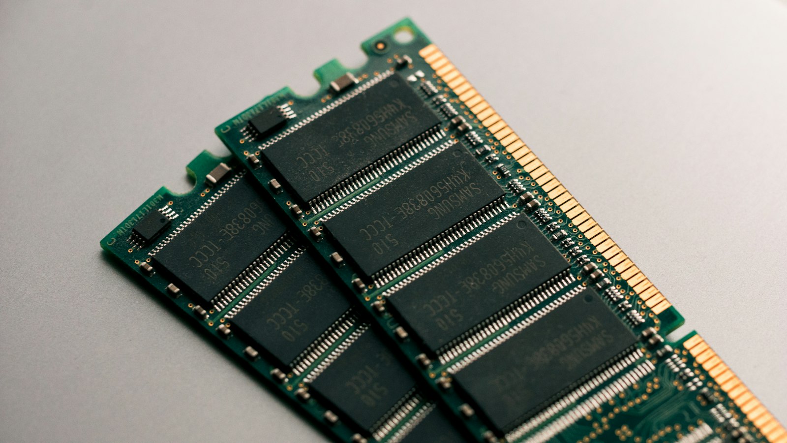 Micron Guided to $61.5bn at an 86% Margin. The 10-Year Made a 2002 High as October Hike Odds Fell to 35%.
